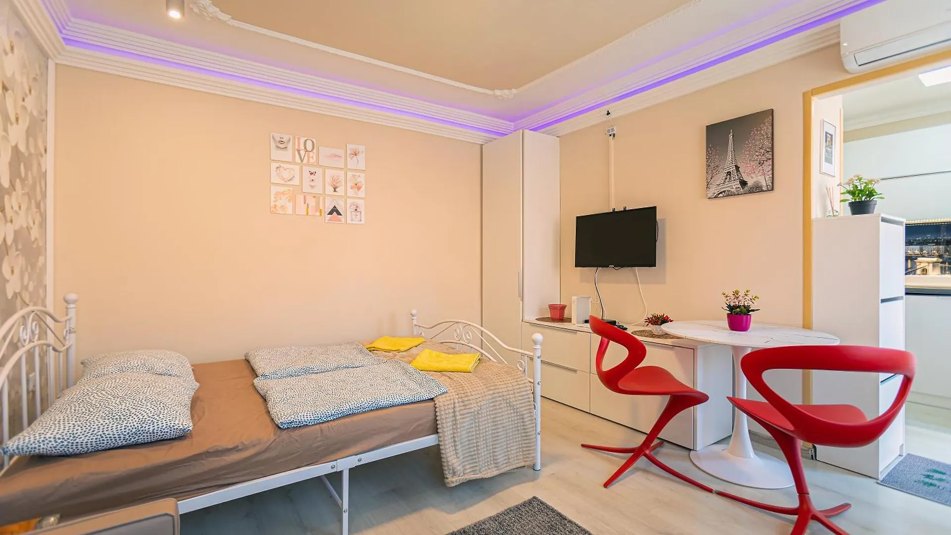 Iranyi Studio Budapest 0*,  Hungary
